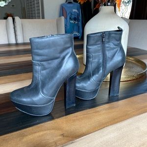 Andrea Platform Sandals